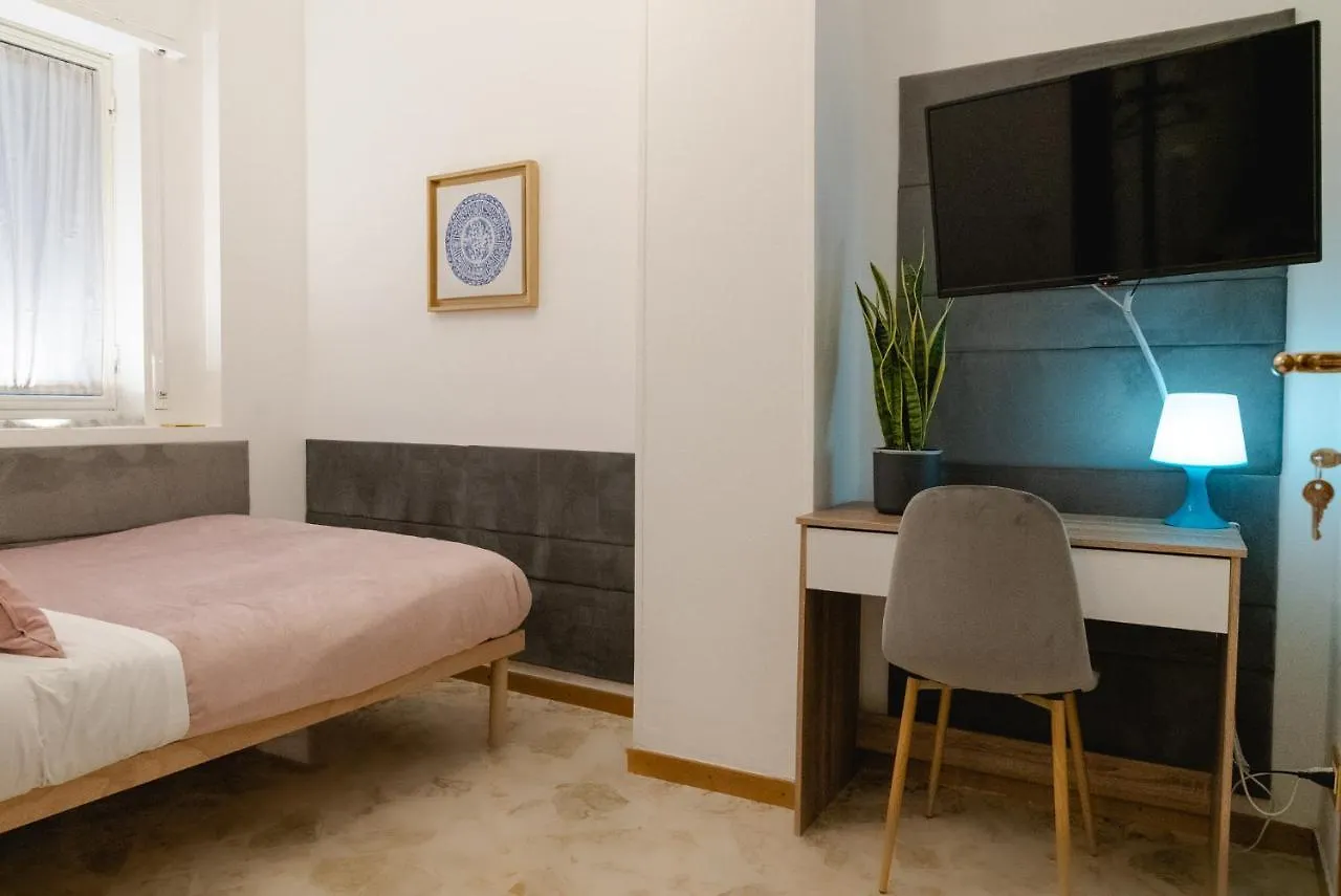 Inbari _ G.H. _ Degiosa Otel 0*, Bari İtalya