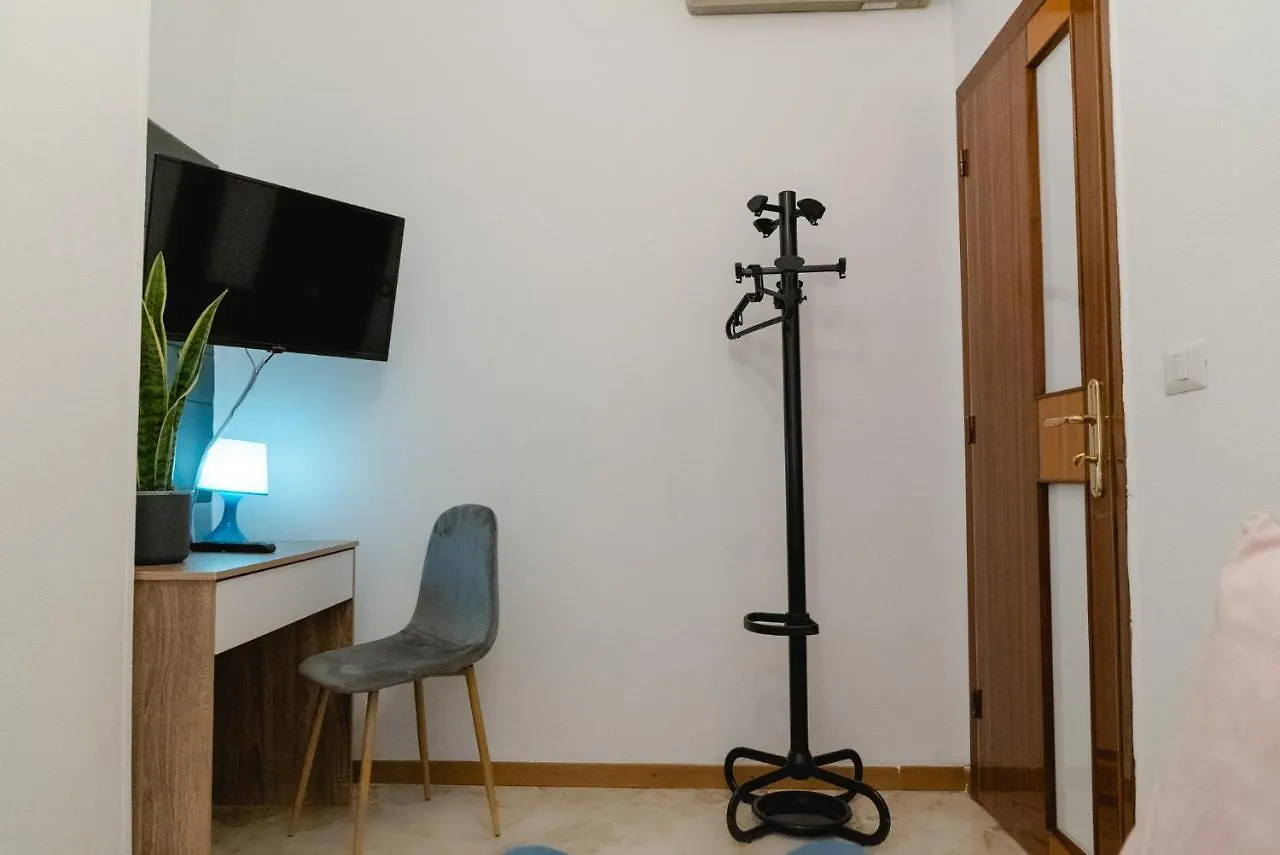 Inbari _ G.H. _ Degiosa Otel İtalya