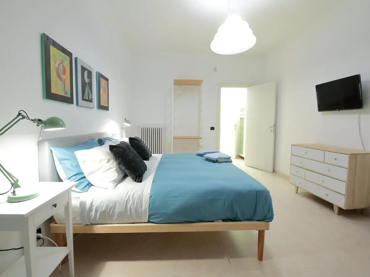 Inbari _ G.H. _ Degiosa Otel 0*, Bari İtalya