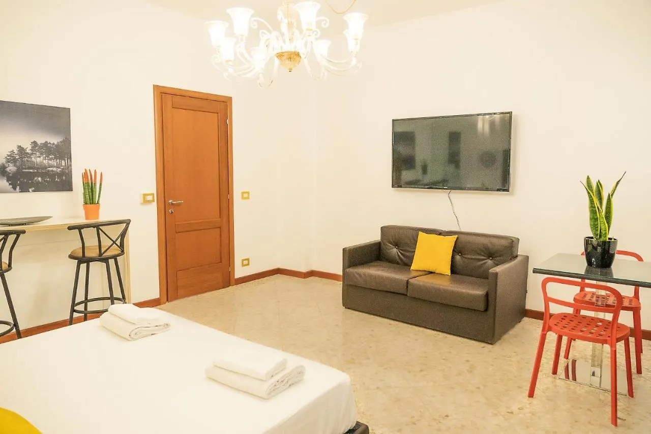 Inbari _ G.H. _ Degiosa Otel